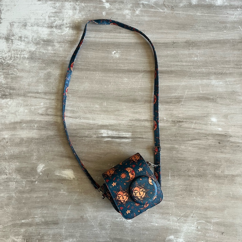 POLAROID CAMERA CASE - Picture 2 of 4